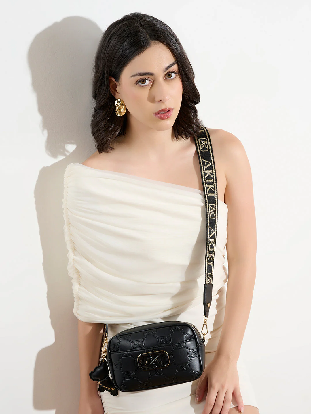Chiswick 23 Medium Sling Bag - Image 31