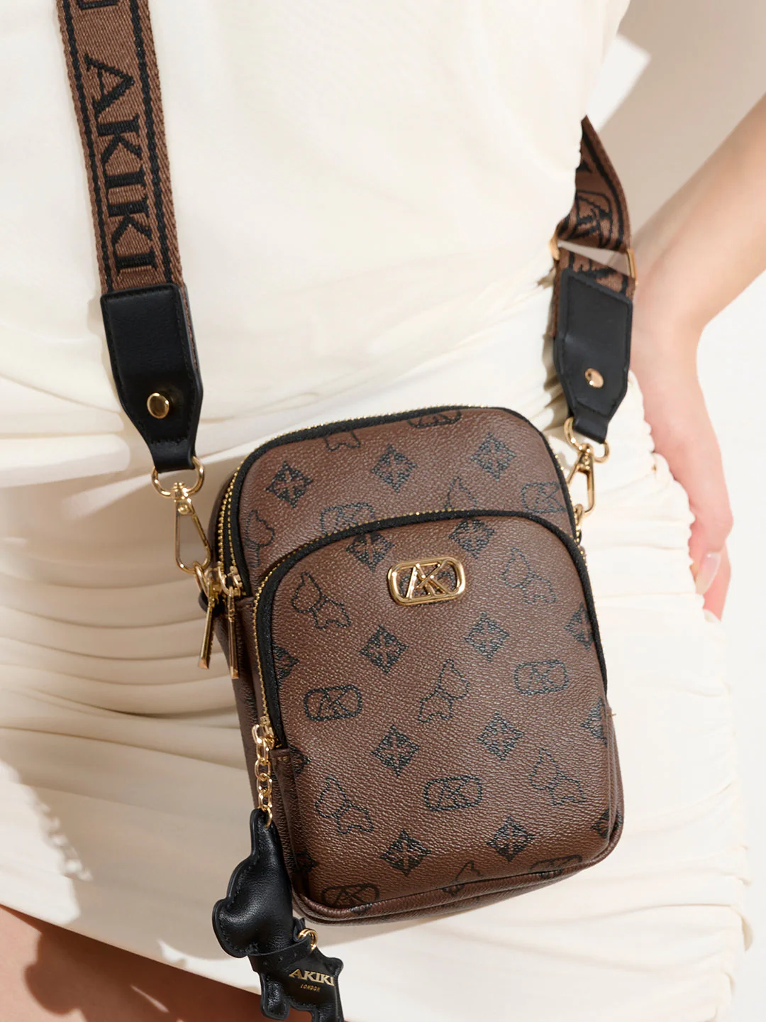 Dalston 14 Medium Sling Bag - Image 8