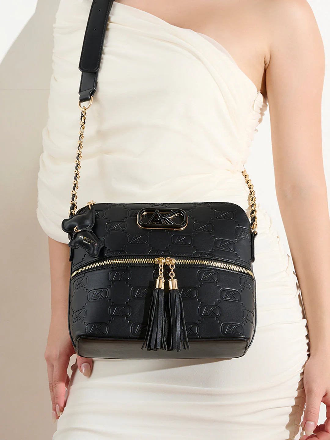 Hatton 24 Medium Sling Bag - Image 15